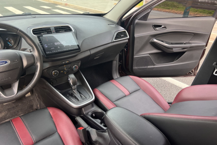 福特 福睿斯 2019款 改款 1.5L 自动质享型 国VI中控内饰7003