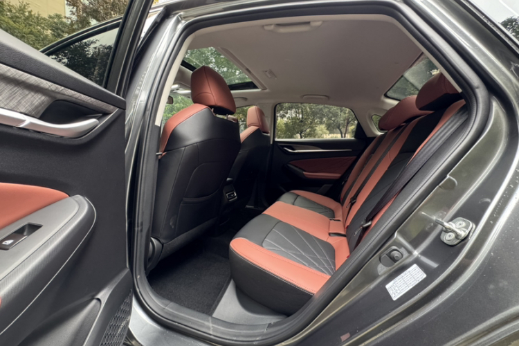 长安 逸动 2024款 PLUS 蓝鲸NE 1.4T GDI DCT高能版中控内饰7009