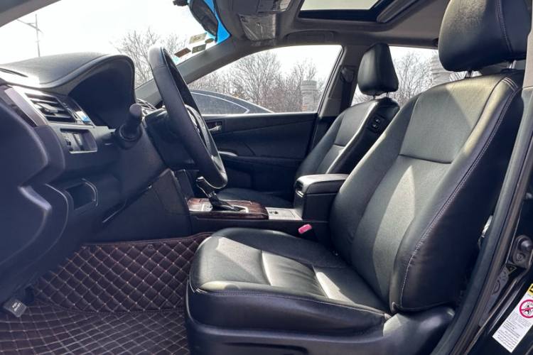 丰田 凯美瑞 2016款 2.0G 十周年纪念领先版局部细节19