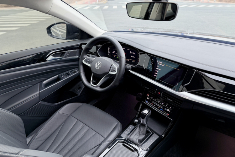 大众 帕萨特 2025款 出众款 380TSI 星空龙腾版中控内饰7004