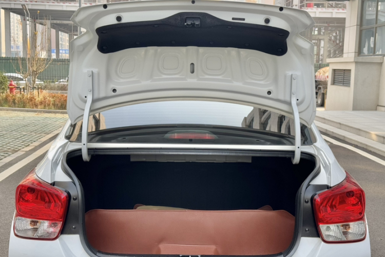 现代 瑞纳 2020款 1.4L 手动GL焕新版局部细节23