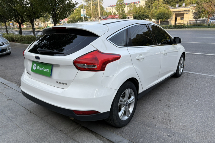 福特 福克斯 2015款 两厢 1.6L 自动舒适型车身外观6002