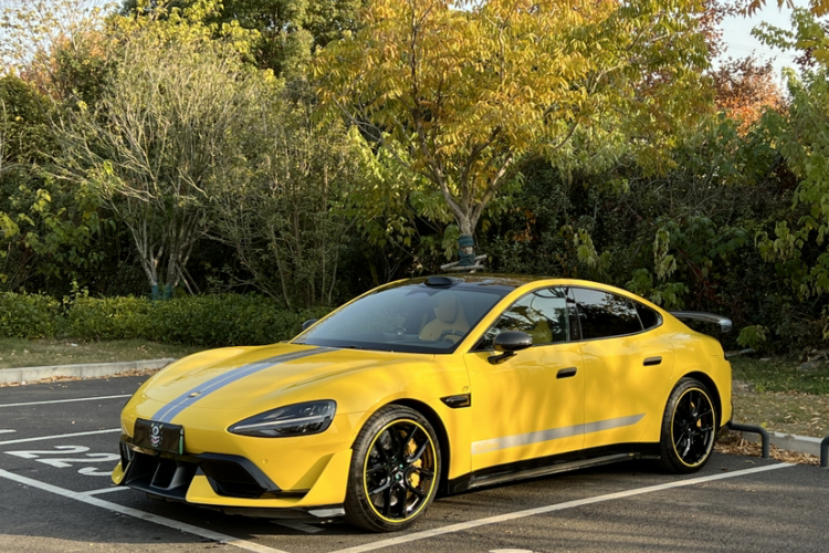 小米汽车 小米SU7 Ultra 2025款 Ultra车身外观6008