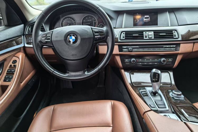 宝马5系 2014款 525Li 领先型中控内饰7004