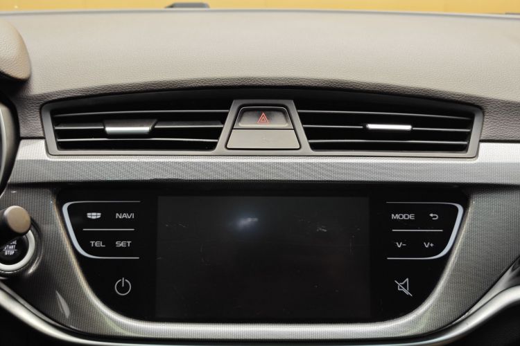 吉利汽车 帝豪 2017款 三厢百万款 1.5L 手动向上版中控内饰7009