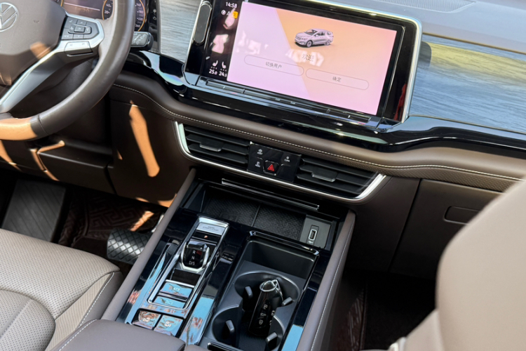 大众 威然 2022款 330TSI 豪华版中控内饰7001