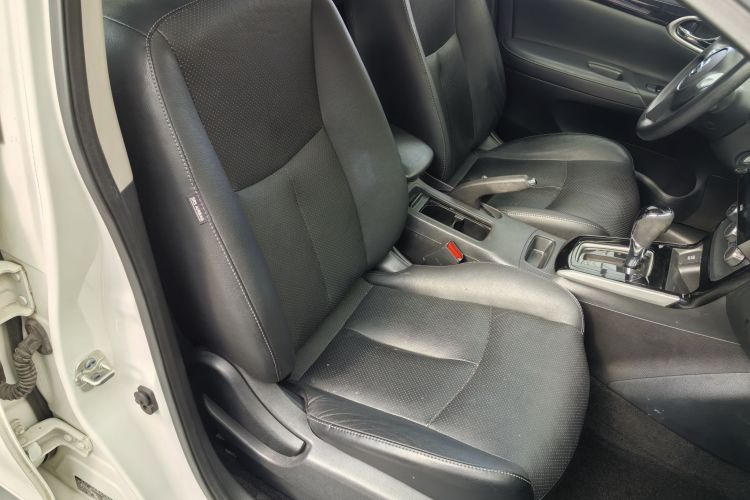 日产 轩逸 2016款 1.6XL CVT豪华版中控内饰7001