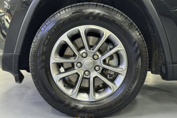 Jeep 大切诺基(进口) 2014款 3.0TD 柴油 舒享导航版车身外观6007