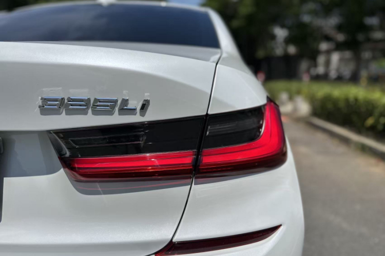 宝马3系 2021款 改款二 320Li M运动套装车身外观6008