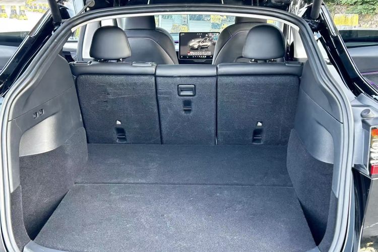 特斯拉 Model Y 2023款 高性能全轮驱动版中控内饰7005