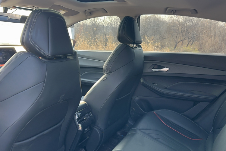 吉利汽车 2022款 缤瑞COOL 1.5T DCT风驰版中控内饰7002