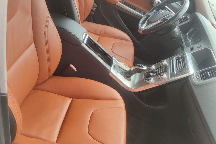 沃尔沃S60 2015款 S60L 2.0T 智行版中控内饰7009