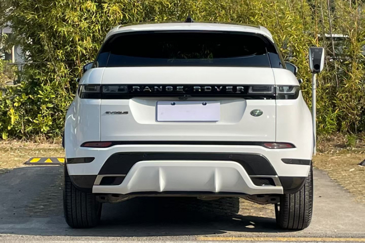 路虎 揽胜极光 2023款 极光L 200PS 精英版车身外观6003