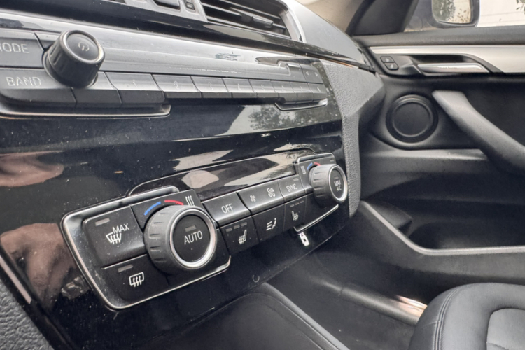 宝马X1 2016款 sDrive18Li 尊享型中控内饰7005