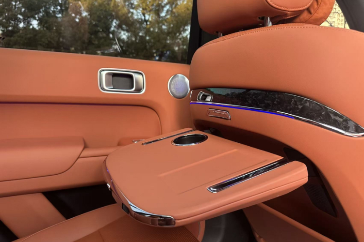 理想汽车 理想L8 2025款 Max 智能焕新版中控内饰7006