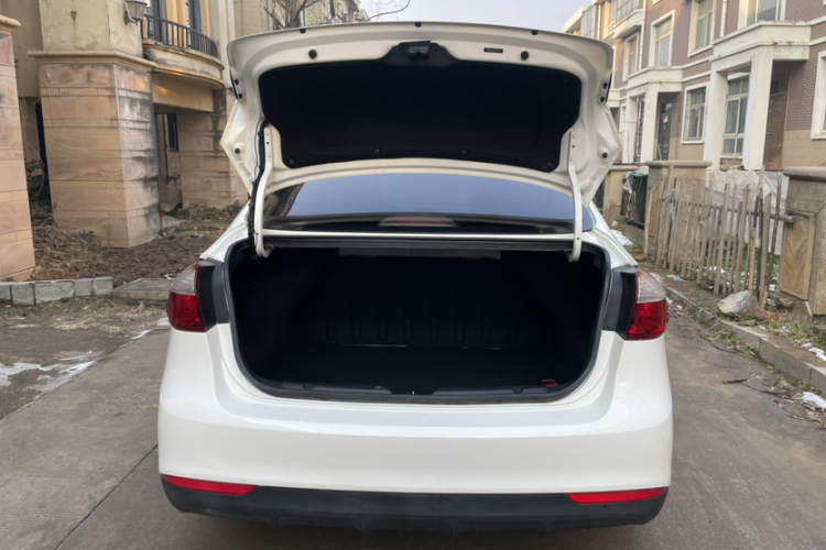 起亚K3 2016款 1.6L 手动GL局部细节23