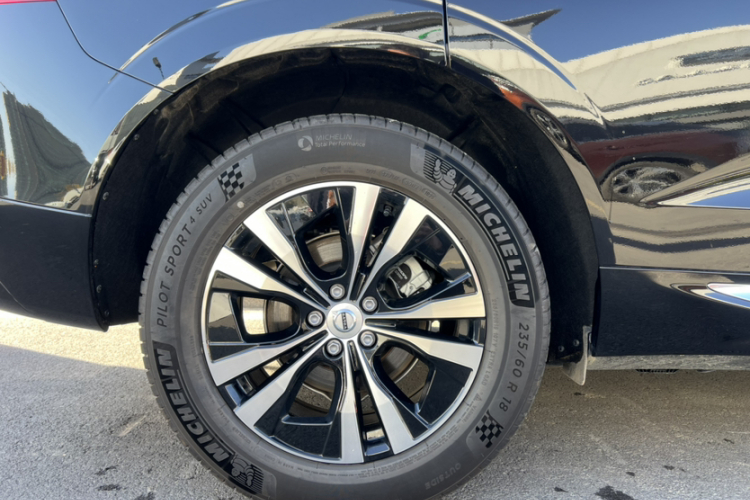 沃尔沃XC60 2025款 B5 四驱智逸豪华版车身外观6008