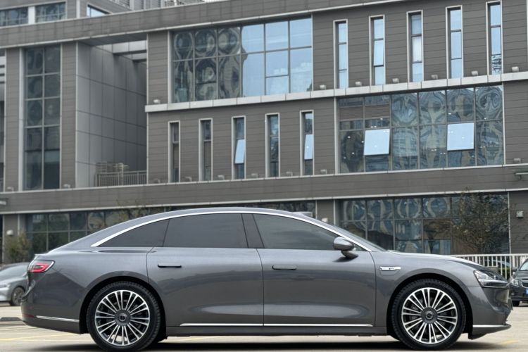 鸿蒙智行 享界S9 2024款 纯电 Ultra 四驱旗舰版车身外观6008