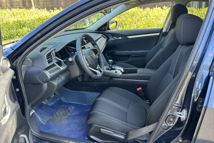 本田 思域 2019款 220TURBO 手动劲控版 国VI局部细节23