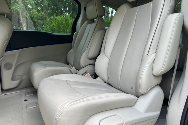 别克GL8 2020款 陆上公务舱 652T 豪华型中控内饰7002