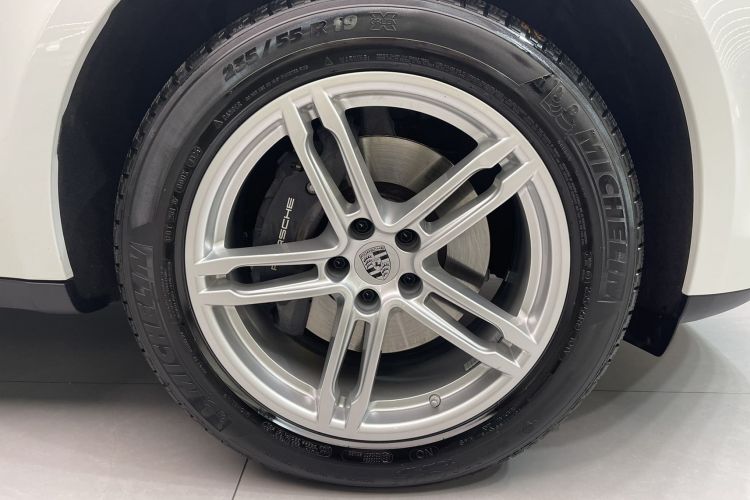 保时捷 2024款 Macan 2.0T车身外观6003