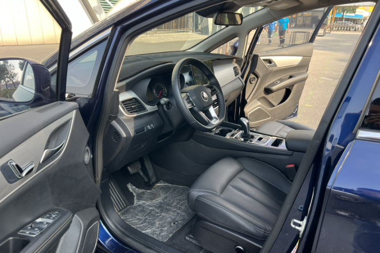 比亚迪 宋MAX 2021款 升级版 1.5T 自动尊贵型 7座中控内饰7003