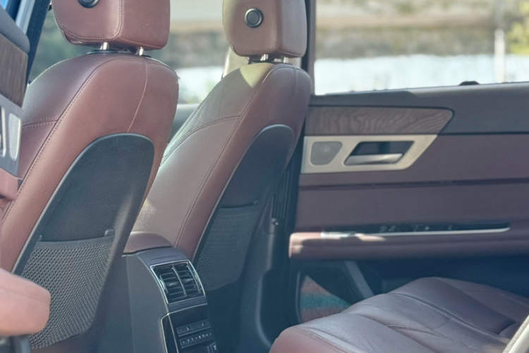 捷豹XFL 2018款 XFL 2.0T 250PS 豪华版中控内饰7008