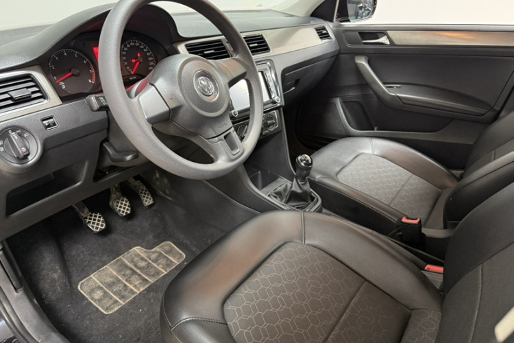 大众 桑塔纳 2015款 1.6L 手动舒适版中控内饰7003