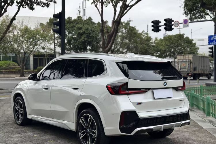 宝马X1 2023款 sDrive25Li M运动套装车身外观6004