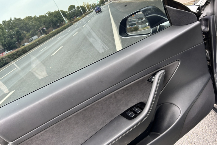 特斯拉 Model 3 2020款 标准续航后驱升级版中控内饰7011
