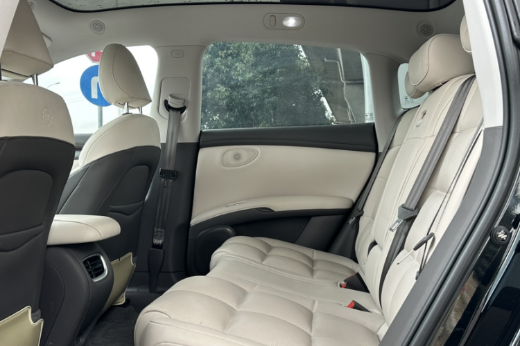 智己汽车 智己LS6 2023款 Max 标准版中控内饰7004