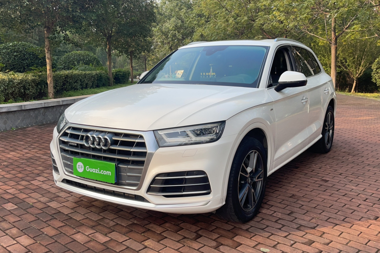 奥迪Q5L 2020款 改款 40 TFSI 荣享时尚型车身外观1