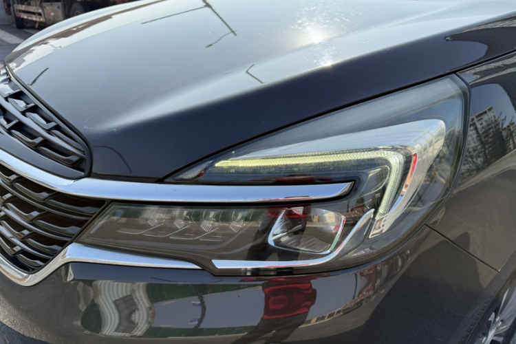 别克GL8 2020款 陆上公务舱 652T 尊贵型车身外观6002