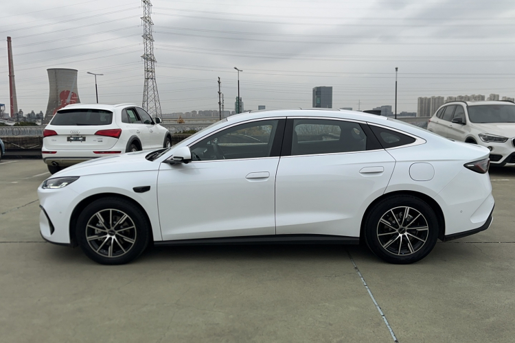 比亚迪 海豹06新能源 2025款 DM-i 智驾版 120KM尊荣型车身外观6008