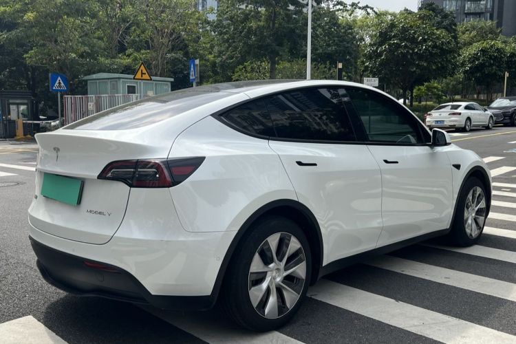 特斯拉 Model Y 2022款 改款 后轮驱动版车身外观6008
