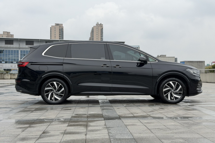 大众 威然 2022款 380TSI 尊驰版车身外观6005