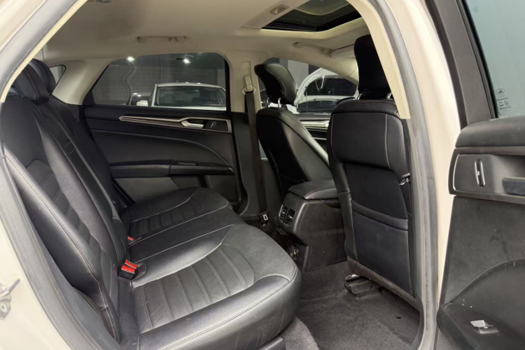 福特 蒙迪欧 2018款 EcoBoost 200 时尚型中控内饰7003