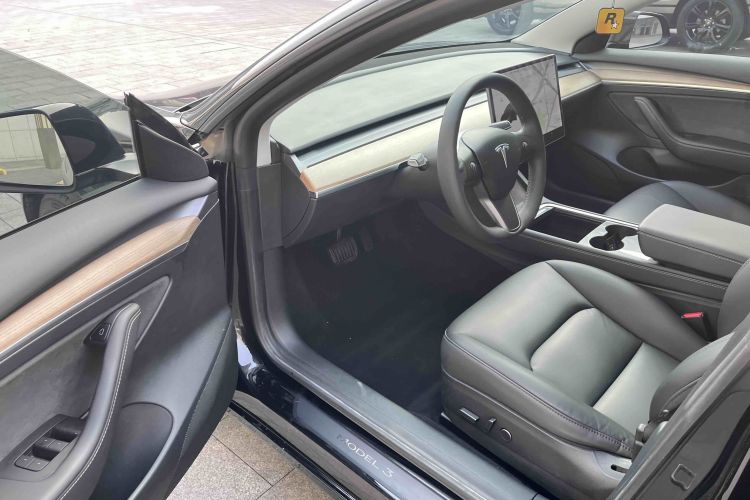 特斯拉 Model 3 2021款 标准续航后驱升级版 3D6中控内饰7004