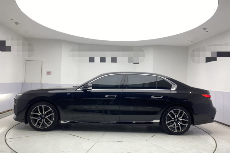 宝马7系 2023款 735Li M运动套装车身外观6003