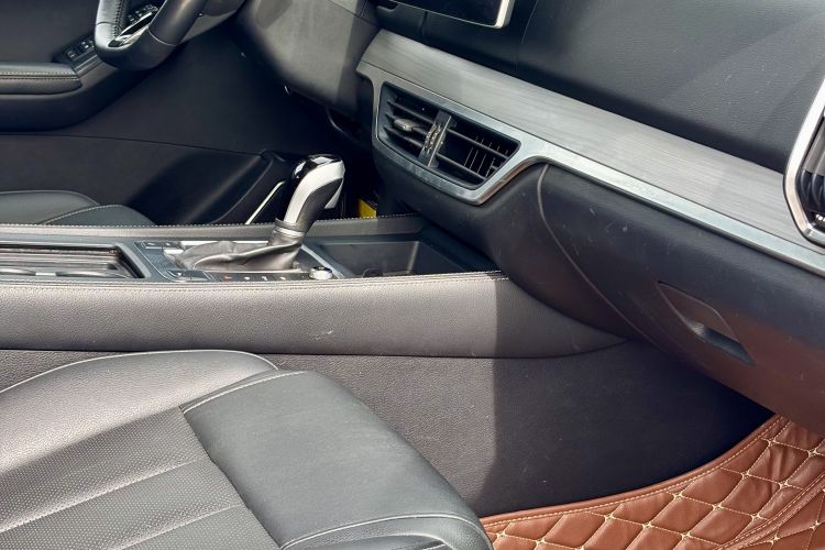 比亚迪 唐 2019款 2.0T 自动智联尊贵型 7座 国VI中控内饰7005