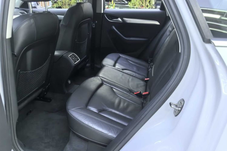 奥迪Q3 2017款 35 TFSI 风尚型中控内饰7005