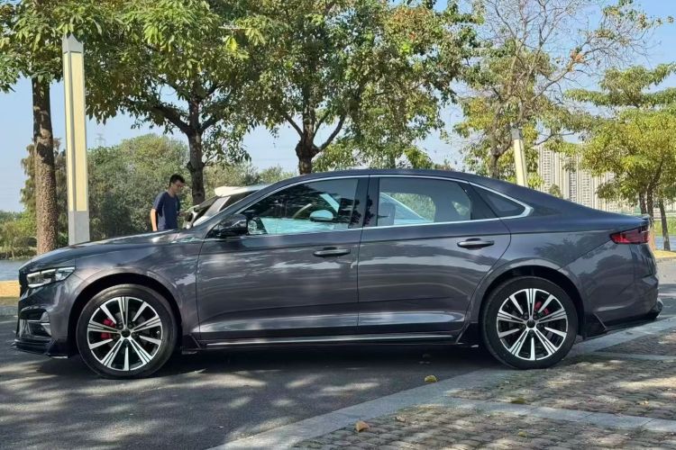 吉利汽车 星瑞 2025款 东方曜 2.0TD 望月版车身外观6006