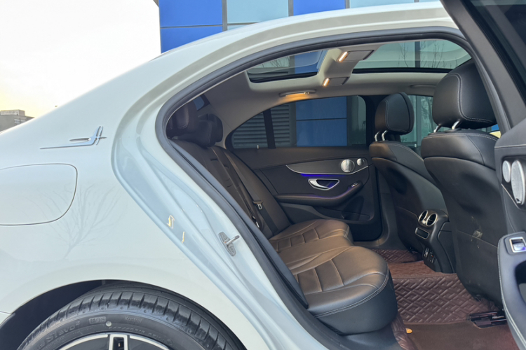 奔驰C级 2021款 C 260 L 运动星耀臻藏版中控内饰7003