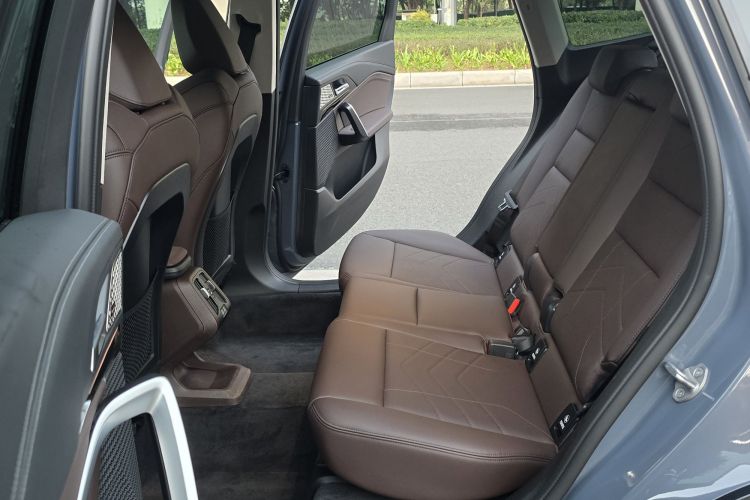 宝马X1 2023款 sDrive25Li X设计套装中控内饰7009