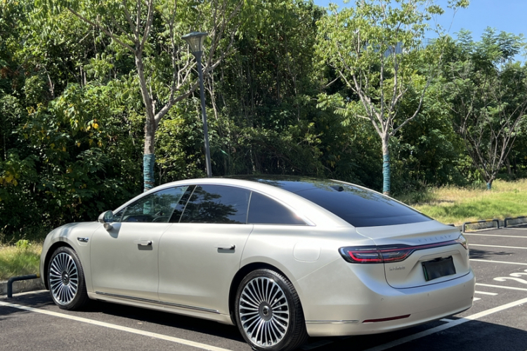 鸿蒙智行 享界S9 2024款 纯电 Ultra 四驱旗舰版车身外观6007