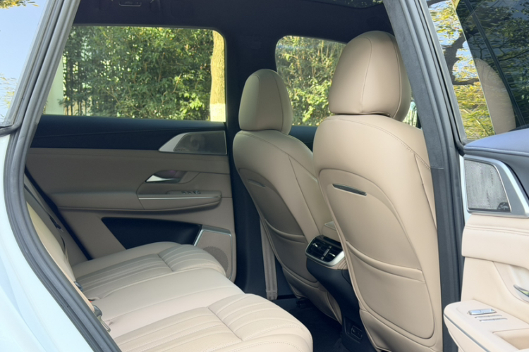 小鹏G9 2025款 625 长续航 Max中控内饰7002