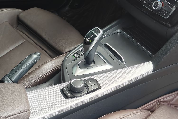 宝马3系 2019款 320i M运动套装局部细节18