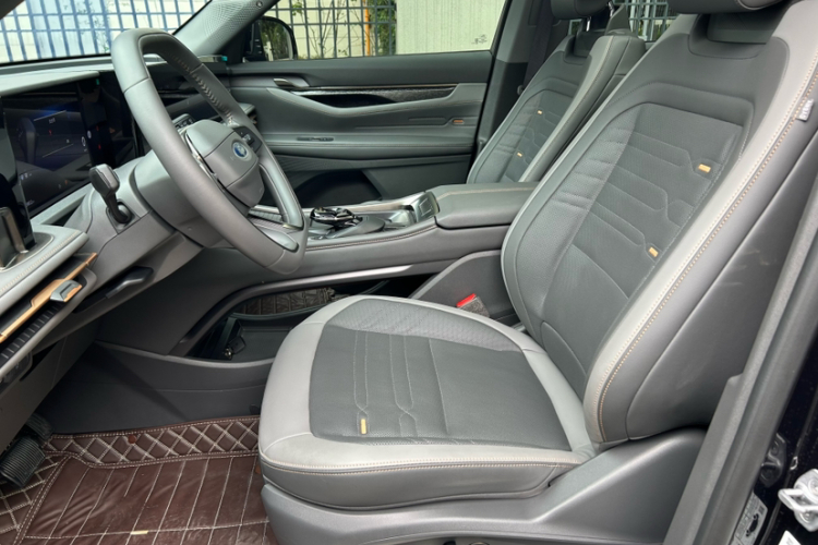 福特 2023款 锐界L 2.0T EcoBoost E混动四驱七座至尊型中控内饰7010