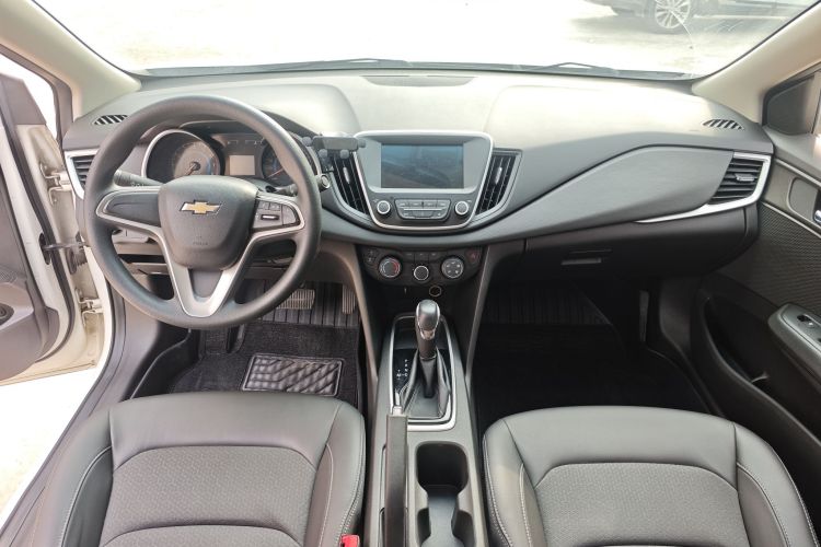 雪佛兰 科沃兹 2016款 1.5L 自动欣悦版中控内饰7005