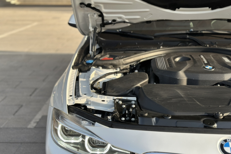 宝马3系 2017款 320Li 时尚型中控内饰7008